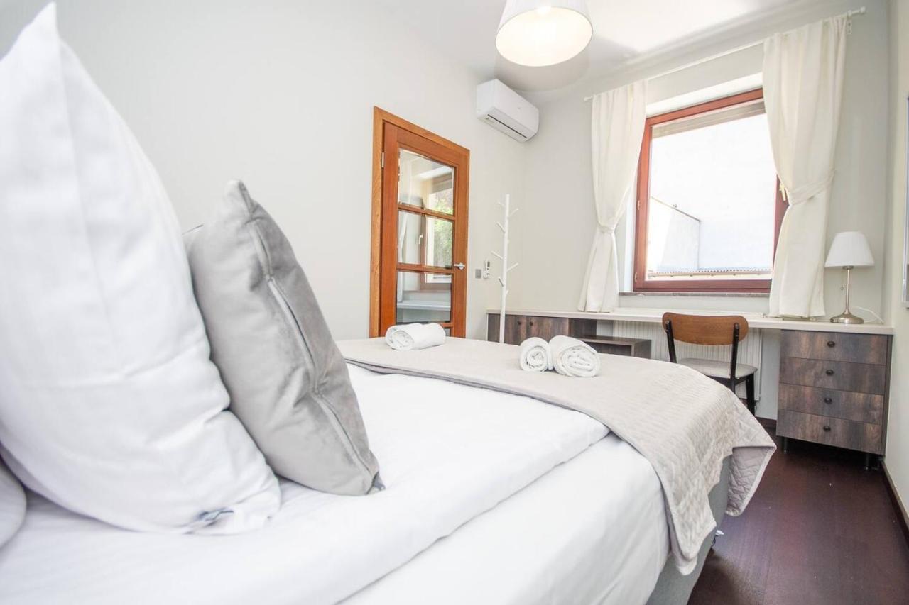Inpoint 2-Bedrooms Apartment With Private Garden And Free Parking Cracóvia Exterior foto